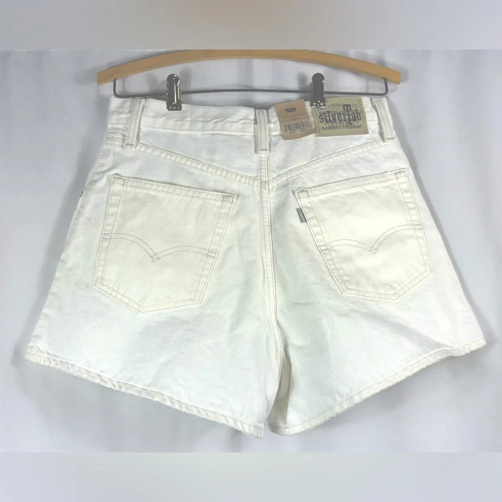 LEVI'S WHITE DENIM HIGH WAIST MOM SHORTS - Picture 8 of 9